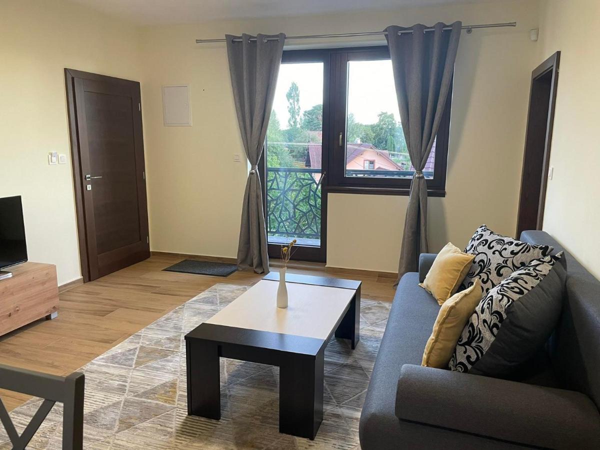 Apartmany Zaky Vrbov Dış mekan fotoğraf