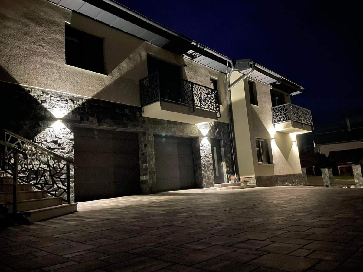Apartmany Zaky Vrbov Dış mekan fotoğraf