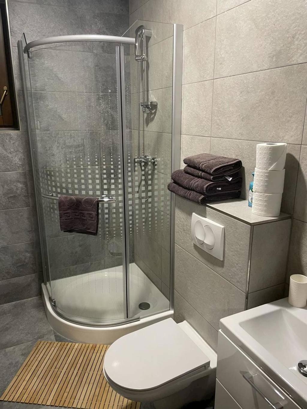 Apartmany Zaky Vrbov Dış mekan fotoğraf